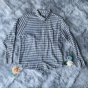 Old Navy Men’s stripped slim fit button up shirt size XL